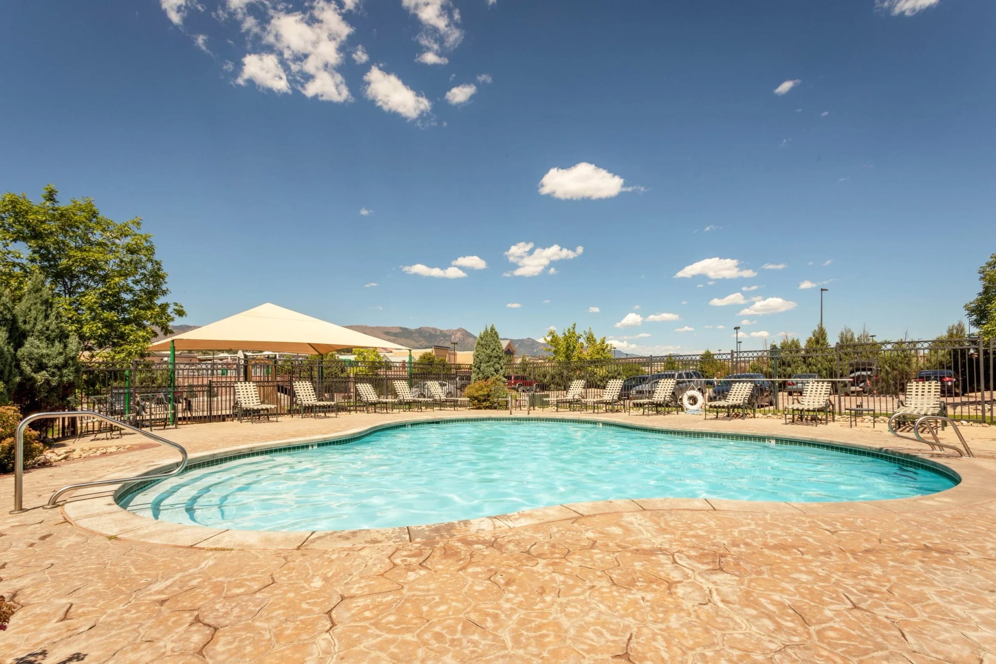 Shadow Mountain Apartments